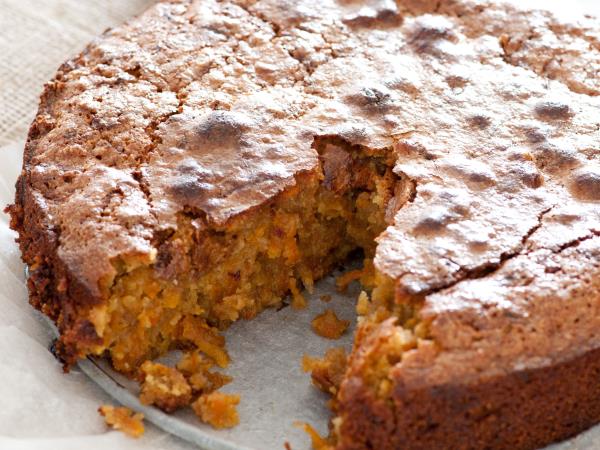 Preprost korenčkov kolač